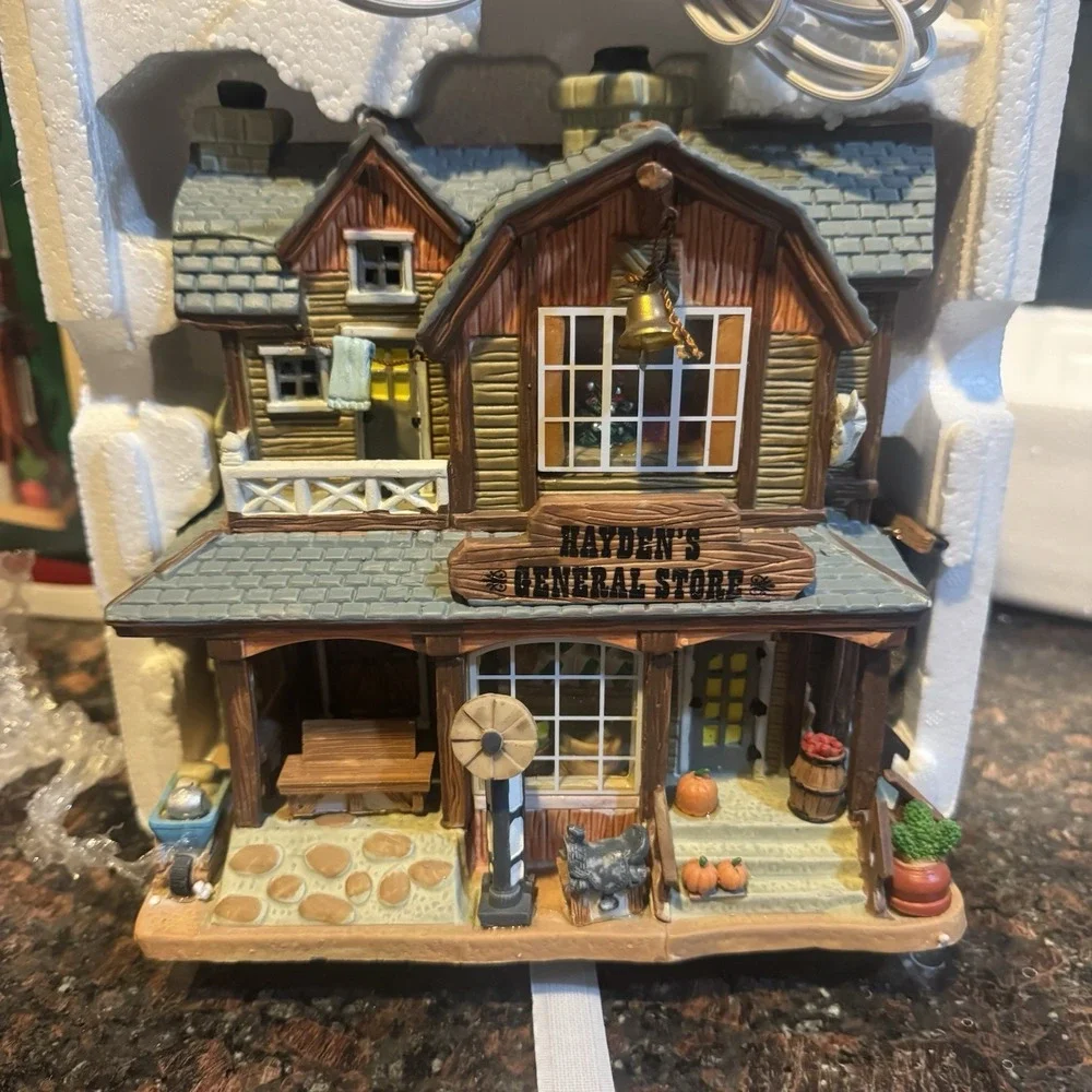 LEMAX RARE HAYDEN'S GENERAL STORE HARVEST FALL LIGHTED VILLAGE 2008-2012 Retired